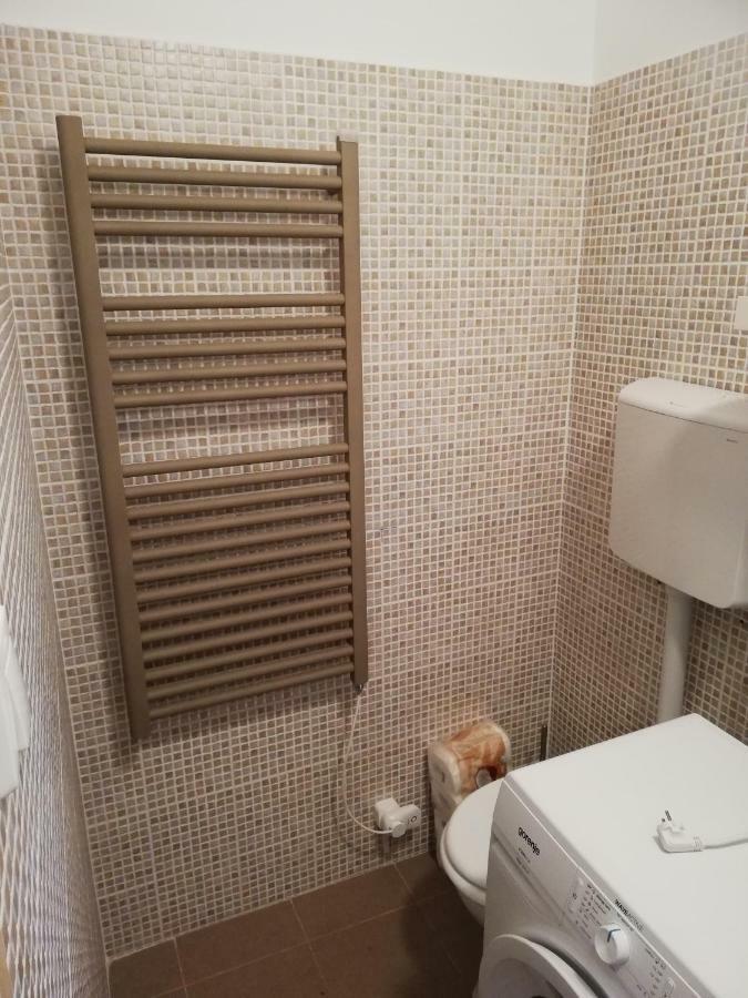 House At Lake Apartment Естергом Екстериор снимка
