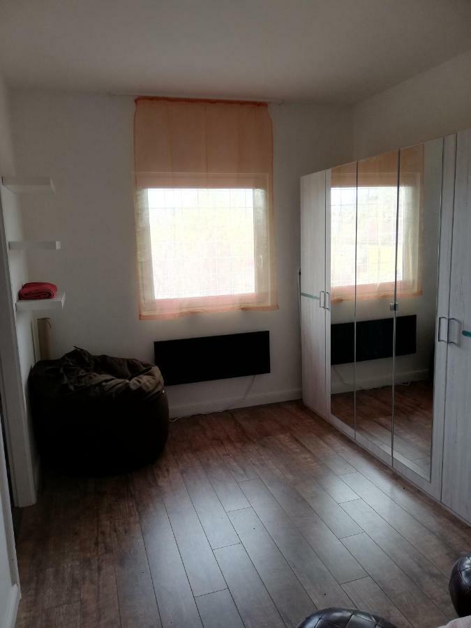 House At Lake Apartment Естергом Екстериор снимка