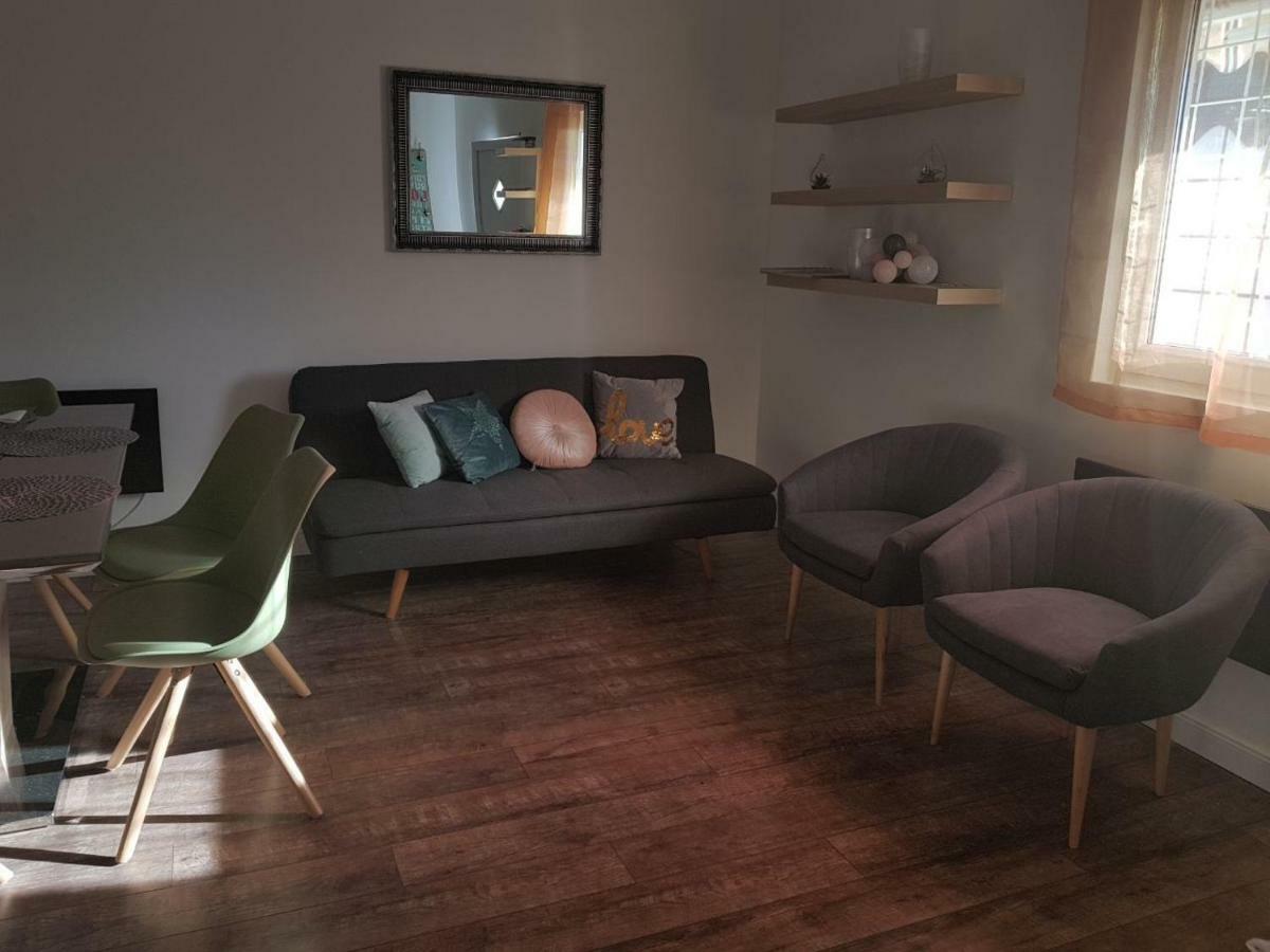 House At Lake Apartment Естергом Екстериор снимка
