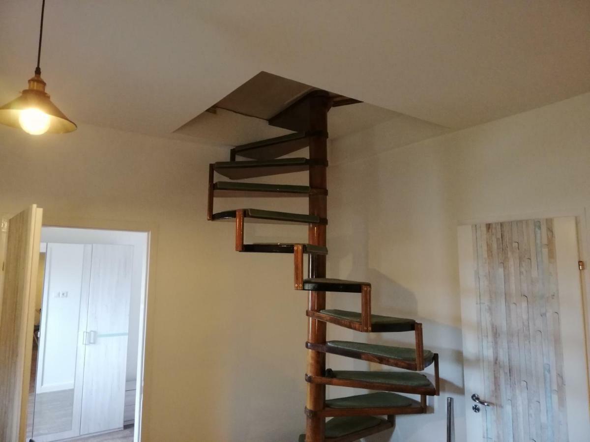 House At Lake Apartment Естергом Екстериор снимка